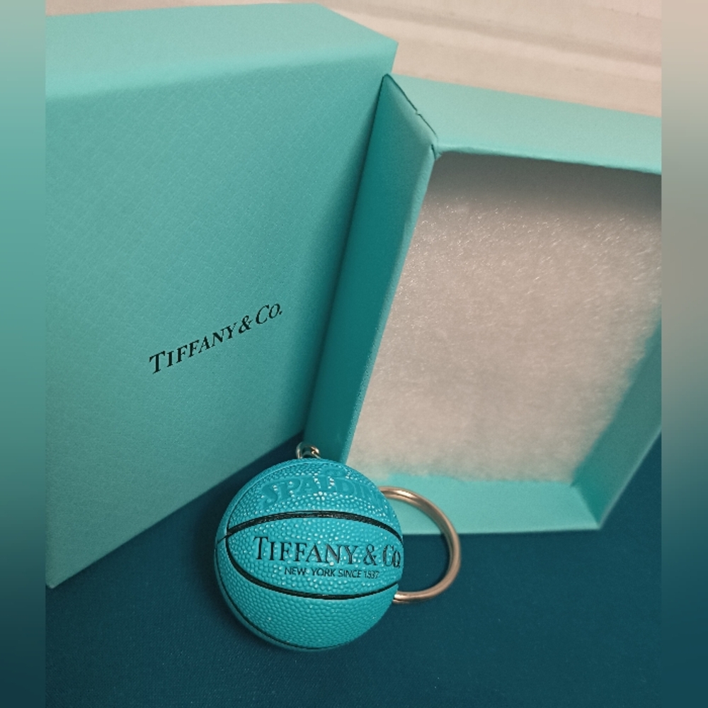 Pre Loved Tiffany & Co. Basketball Keychain - Picture 6 of 16